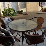 Im Erdgeschoss Mit Panorama-blick By Interhome ディクロ
