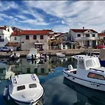 Im Erdgeschoss Mit Panorama-blick By Interhome * ディクロ
