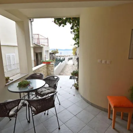 アパート Im Erdgeschoss Mit Panorama-blick By Interhome