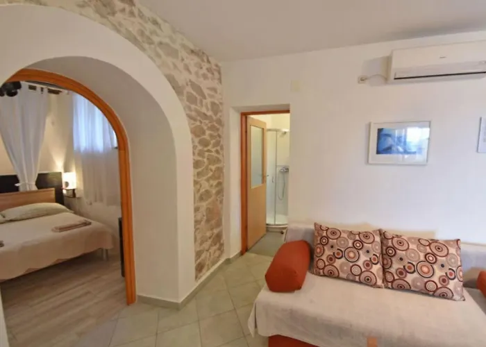 Im Erdgeschoss Mit Panorama-blick By Interhome Appartement *