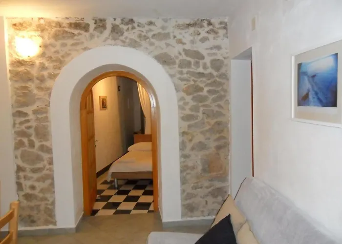 Im Erdgeschoss Mit Panorama-blick By Interhome *