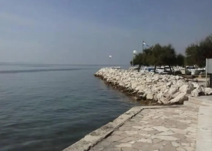 Im Erdgeschoss Mit Panorama-blick By Interhome *