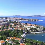 Im Erdgeschoss Mit Panorama-blick By Interhome