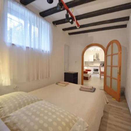 Im Erdgeschoss Mit Panorama-blick By Interhome Apartman *