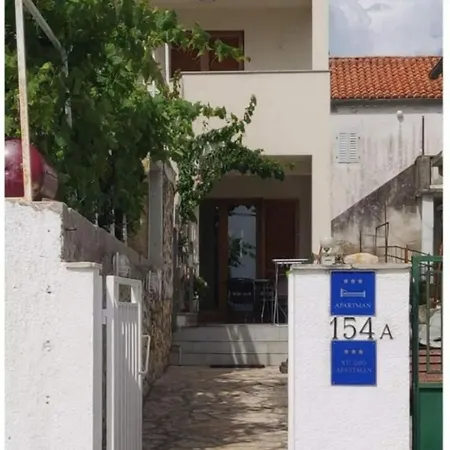 דירה Im Erdgeschoss Mit Panorama-blick By Interhome דיקלו