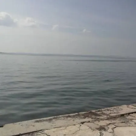Im Erdgeschoss Mit Panorama-blick By Interhome *