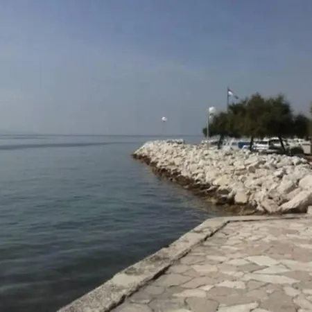 Im Erdgeschoss Mit Panorama-blick By Interhome דירה