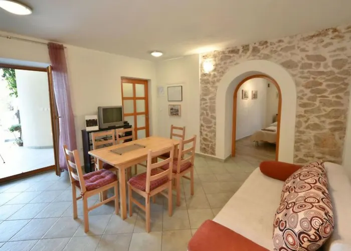 Apartman Im Erdgeschoss Mit Panorama-blick By Interhome *