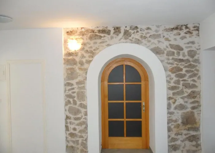 Im Erdgeschoss Mit Panorama-blick By Interhome Apartman *