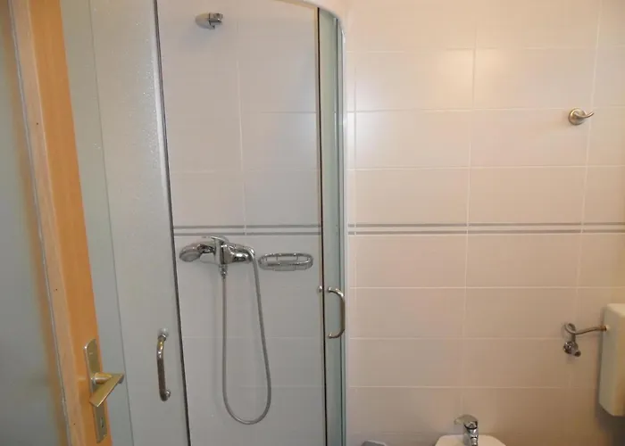 Im Erdgeschoss Mit Panorama-blick By Interhome *