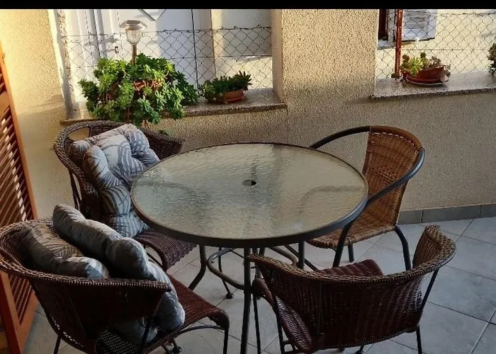 Im Erdgeschoss Mit Panorama-blick By Interhome Diklo