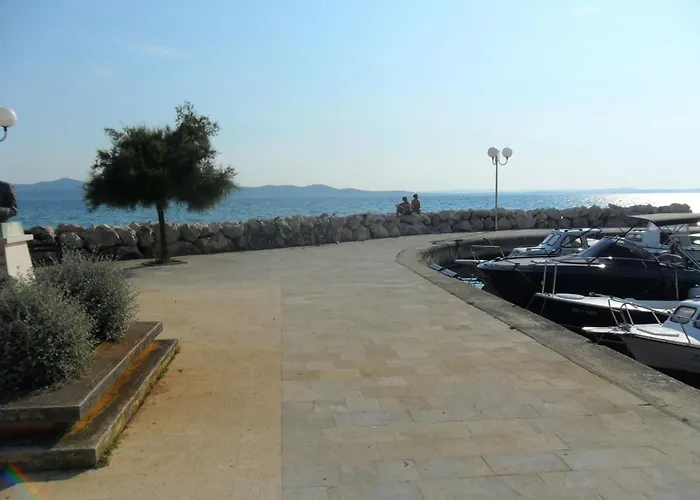 Im Erdgeschoss Mit Panorama-blick By Interhome *