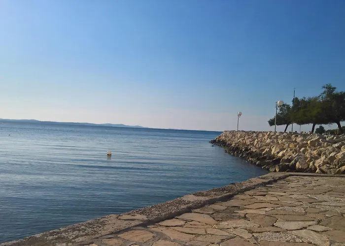 Im Erdgeschoss Mit Panorama-blick By Interhome *