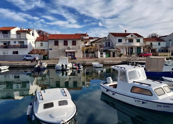 Im Erdgeschoss Mit Panorama-blick By Interhome * Diklo