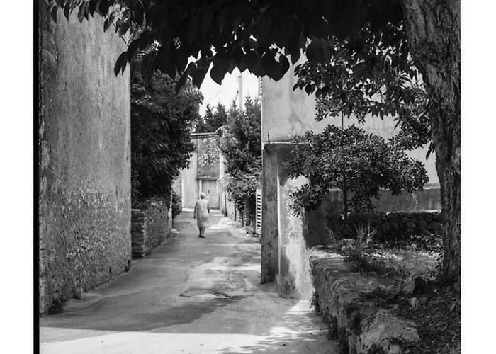 Im Erdgeschoss Mit Panorama-blick By Interhome Apartman *