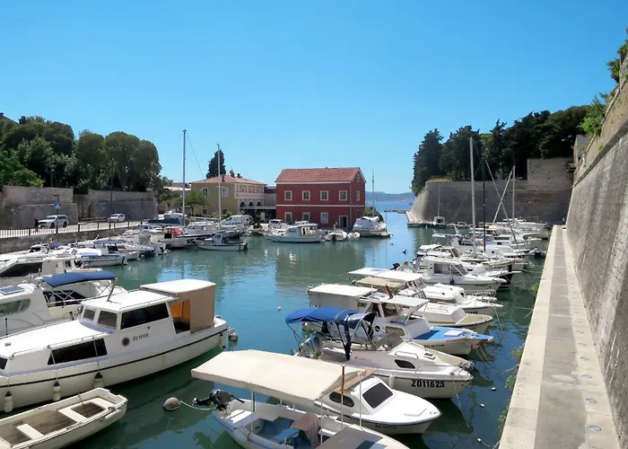 Apartman Im Erdgeschoss Mit Panorama-blick By Interhome Diklo